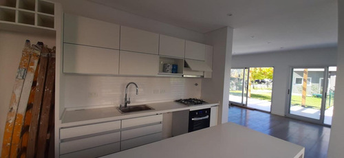 Imagen 8 de 30 de Alquiler . Casa A Estrenar 5 Amb. Lote Interno. Las Tipas. Nordelta