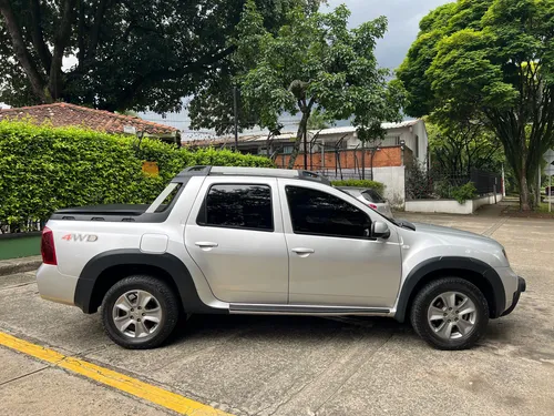 Renault Duster Oroch 2.0 Intens 4X4