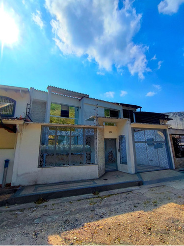 Casa En Venta Colinas De Pirineos, San Cristóbal 