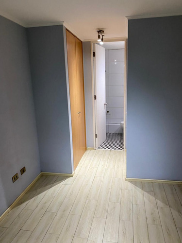 Arriendo Departamento 1d 1b Lira Con Marin En Santiago