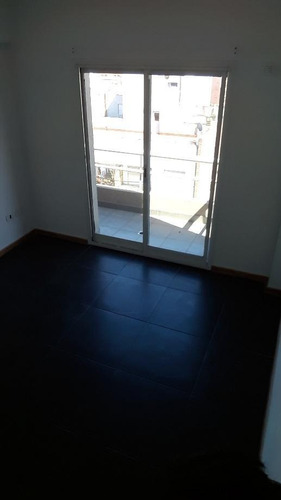 Imagen 4 de 8 de Departamento En Venta En Moron Centro
