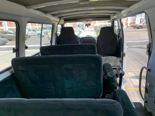 Nissan Urvan 2006