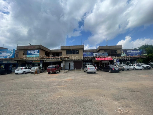 Local En Venta Inm Flor Amarillo Ubicado En Via Principal Con Alto Flujo De VehĂculos Y Muy Cercano A Conjunto Residencial. Cuenta Con Area De Despacho , Deposito , Mezzanina. Valencia 24-8210