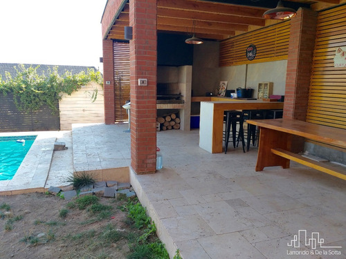 Imagen 26 de 30 de Como Nueva! En Condominio 5d+5b+estar +serv - Las Pircas