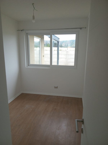Arriendo Espléndida Casa En Condominio 3d/2b/3e, Limache.