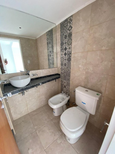 Imagen 3 de 9 de Departamento En Venta De 2 Dormitorios En Echesortu