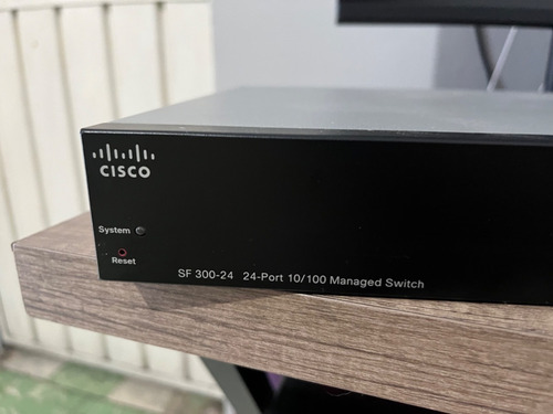 Switch Cisco Sf300-24 Small Business (Usado)