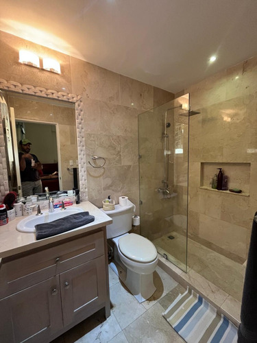 Vendo Apto En Cacicazgos, Uno Por Piso, 301 Metros.