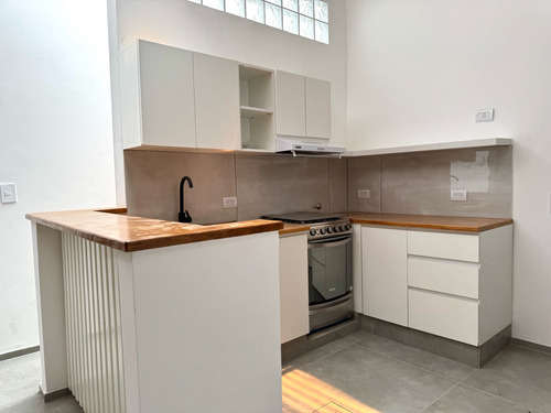 Venta Casa Departamento De Pasillo De Dos Dormitorios Rosario Centro