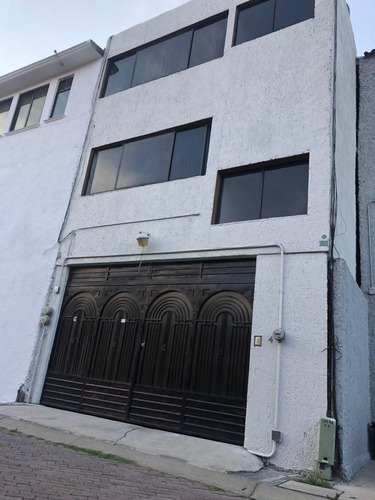 Venta De Edificio En Cuautitlán Izcalli, Fracc. Jardines Del Alba