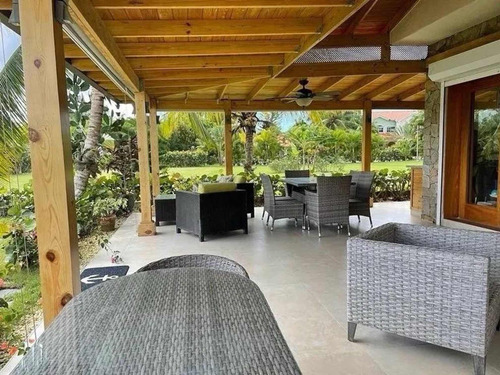 Hermosa Villa En Venta Amueblada