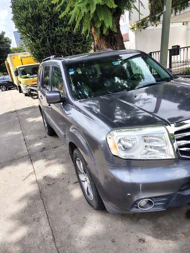 Honda Pilot 3.5 Touring V6 . At