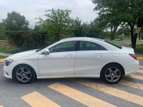 Mercedes-Benz Clase CLA 1.6 200 Cgi Sport At