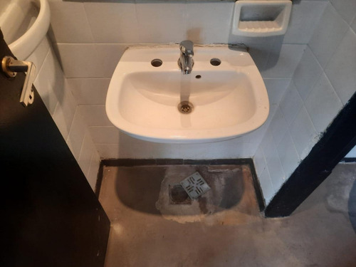 Imagen 8 de 10 de Local En Venta- Florida Mitre/este