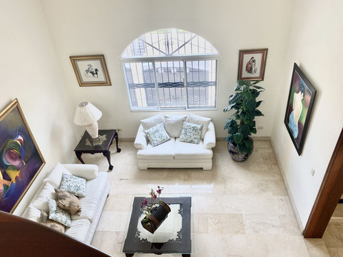 Casa En Venta En Cerros De Altos De Arroyo Hondo Lll De 4 Habitaciones