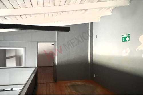 Local Comercial En Renta De 720 M2 Sobre Bernardo Quintana, Querétaro