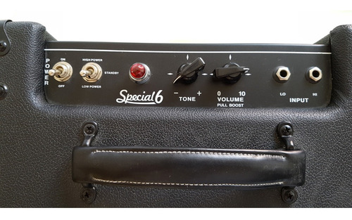 Imagen 2 de 3 de Amplificador Cabezal Guitarra Vht Av-sp-6hu Special 6 Ultra