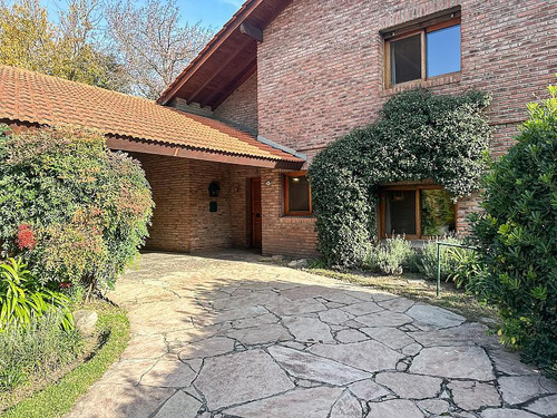 Excelente Casa En Venta Con Vista Al Golf