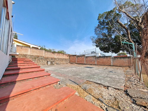 Quinta En Venta En Fracc. Vergeles De Oaxtepec Con Amplio Jardín Y Alberca.