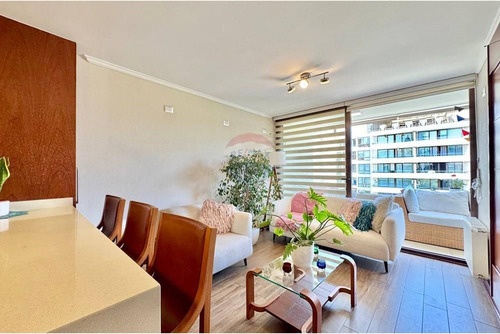 Moderno Departamento Seminuevo 1d 1b Las Condes