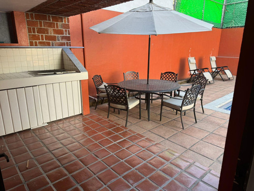Casa Sola De Dos Niveles En Venta, En Privada Con Vigilancia En Lomas Tetela, Cuernavaca Morelos