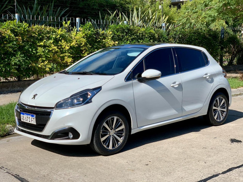 Peugeot 208 1.6 Feline