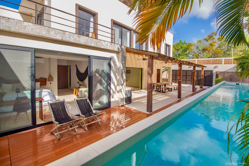 2 Casas Por El Precio De Una! Villa De 7 Recamaras Con 2 Albercas Lock-off Amueblada