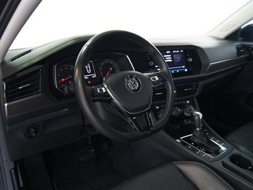 Imagen 7 de 15 de Volkswagen Jetta Highline 2019 Negro
