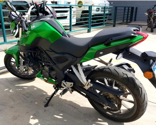 Imagen 5 de 10 de Moto Benelli Tnt 250 Cc Como Nueva!