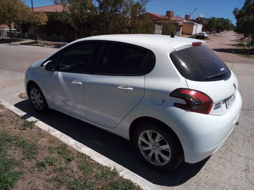 Peugeot 208 1.6 Active 2017