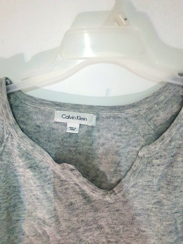Sweater Cuello V Delgado Gris Jaspeado Usado Calvin Klein