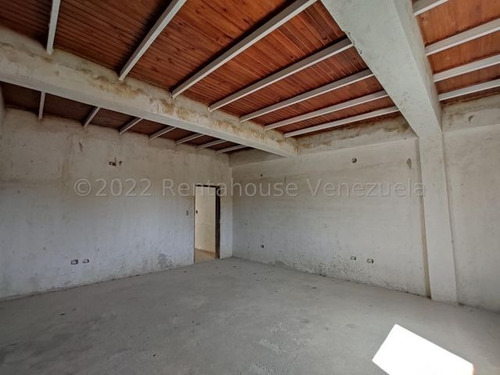 Imagen 16 de 30 de Townhouse En Venta Con Financiamiento, Barrio Sucre. Las Delicias Maracay 23-7799 Hc