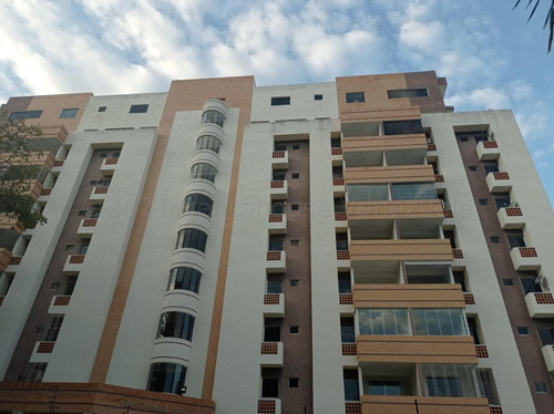 Julio Latouche 23-17082 Vende Apartamento Campo Alegre Valencia Valencia, Amplio Y Confortable Penthouse En Obra Blanca