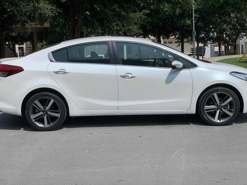 Imagen 6 de 8 de Kia Forte 2.0 Sx At 2018