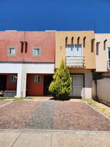 Casa En Renta En Toluca, Fracc. Villa Toscana, Zona Aeropuerto A 40 Min De Santa Fe
