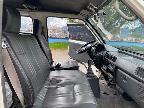 Mitsubishi L300 2.0 Panel