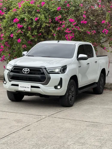 Toyota Hilux 2.4 Diésel 4X4