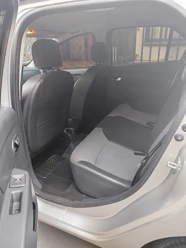Renault Logan 1.6 Privilege / Intens