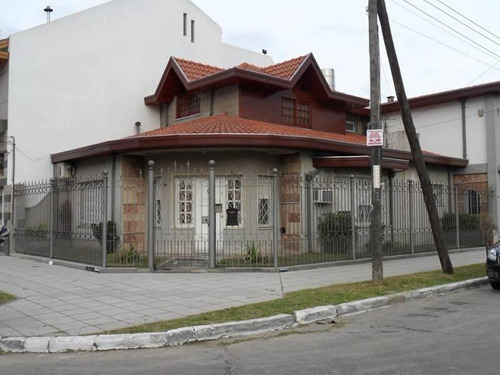 Venta - Hermoso Chalet De Categoria - Quilmes