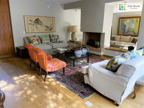 En Condominio, Como Nueva, 3 Dorm.3 Bños. Servicio Completo.
