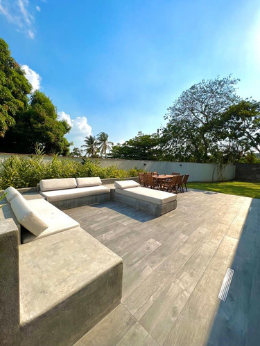Se Alquila Apartamento Duplex En Alta Florida