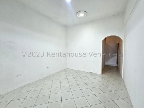 Locales Comercial En Alquiler Nueva Segovia Barquisimeto -- %%m-c-t%% Cod. 24 Guion 6 2 4 3