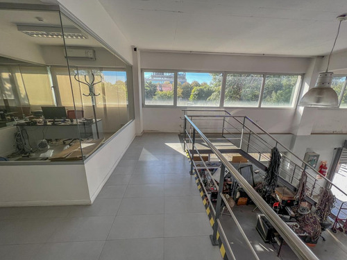 Imagen 15 de 30 de Excelente Edificio De Oficinas En Olivos
