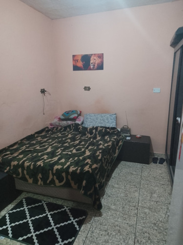 Casa De 1 Cômodo Com Banheiro E Lavanderia