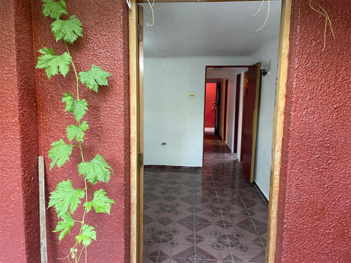 Se Vende Casa En Peñalolén 3d1b +1d1b Y 2 Estacionamiento