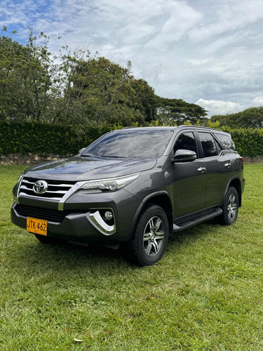 Toyota Fortuner 2.7l Mid