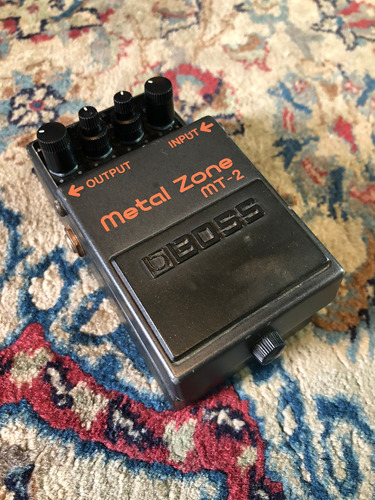 Pedal De Efeito Boss Metal Zone Mt-2  Preto - Usado 