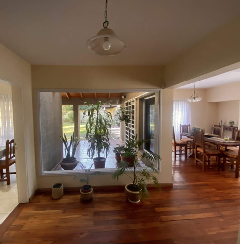 Imagen 2 de 23 de Casa En Venta De 4 Dormitorio Jardines Del Jockey