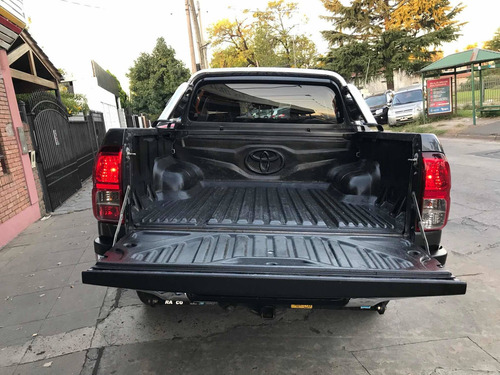 Toyota Hilux 2.8 Cd Srv 177cv 4x4 At 2016