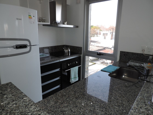 Imagen 6 de 11 de Apartamento- Rambla Costanera, Dos Dormitorios Y Dos Baños